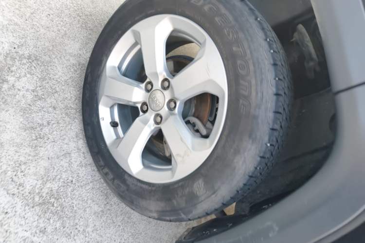 Used Jeep Compass 2019 220T Automatic Family Edition Right Rear Wheel Hub
