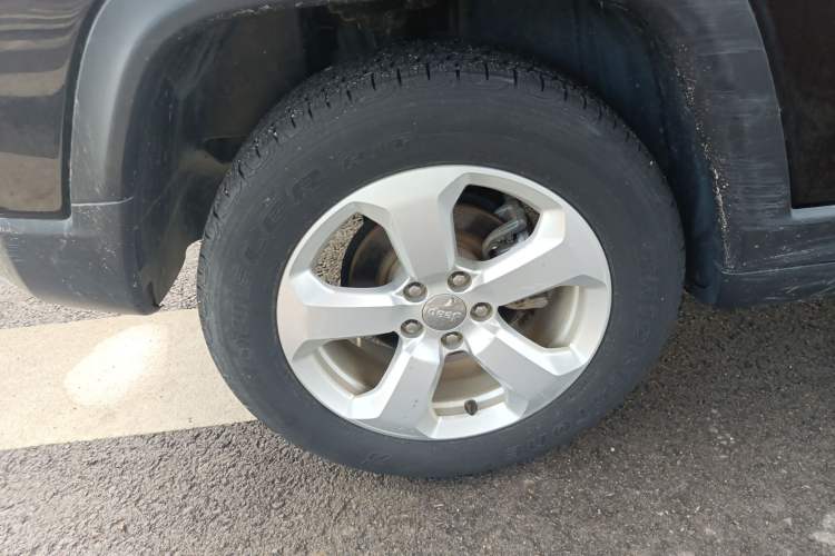 Used Jeep Compass 2019 220T Automatic Family Edition Right Rear Wheel Hub