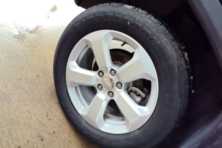 Used Jeep Compass 2019 220T Automatic Family Edition Right Rear Wheel Hub