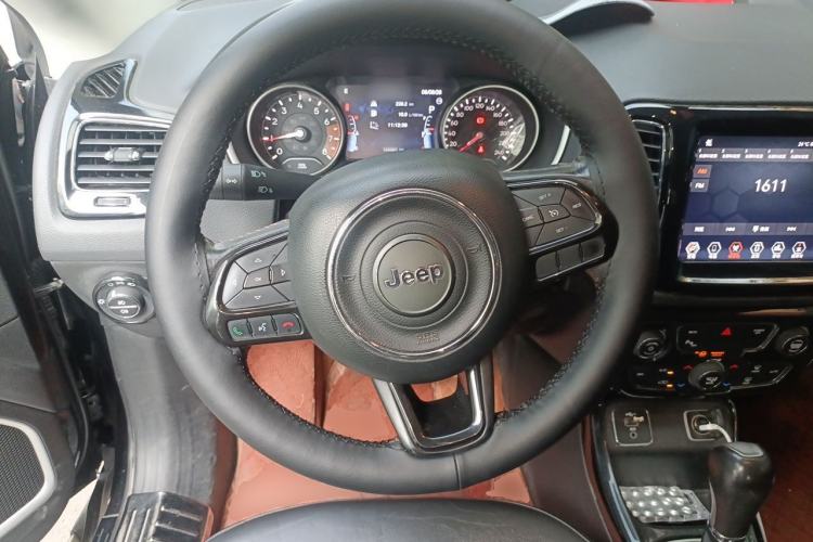 Used Jeep Compass 2019 220T Automatic Family Edition Steering Wheel