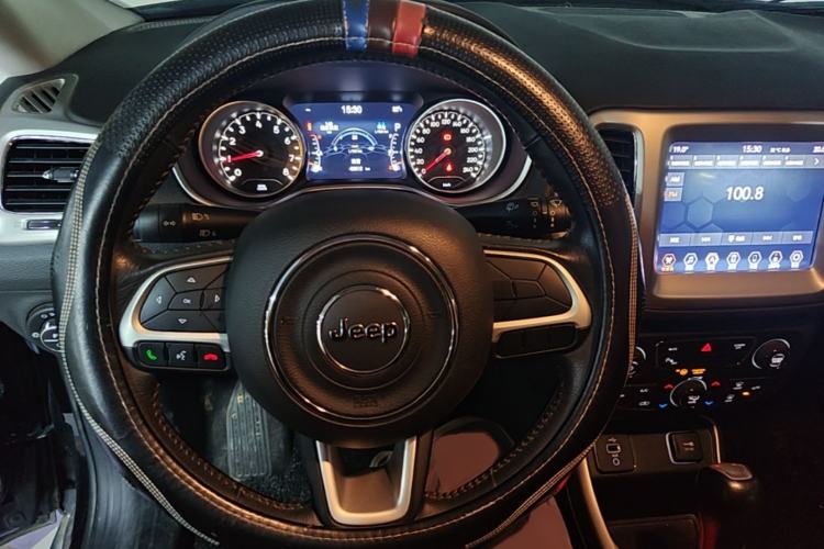 Used Jeep Compass 2019 200T Automatic Family Edition - Connected Large Screen Version Steering Wheel