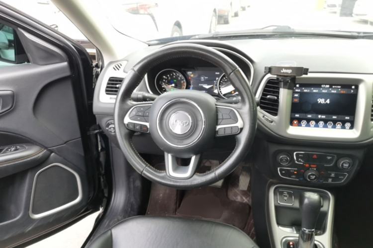 Used Jeep Compass 2019 200T Automatic Family Edition - Connected Large Screen Version Steering Wheel
