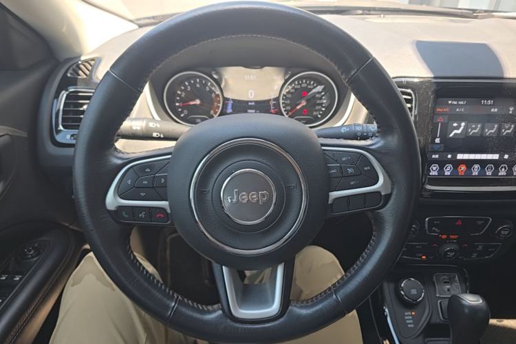 Used Jeep Compass 2019 220T Automatic Family Enjoyment Four-Wheel Drive Edition Steering Wheel
