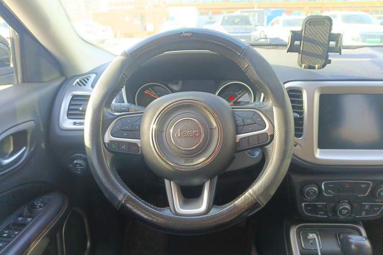 Used Jeep Compass 2019 200T Automatic Family Edition - Connected Large Screen Version Steering Wheel