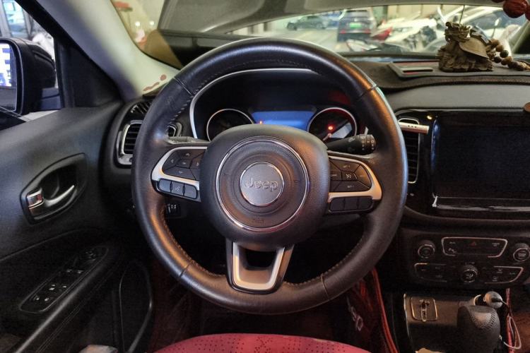 Used Jeep Compass 2019 220T Automatic Family Edition Steering Wheel