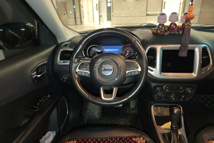Used Jeep Compass 2019 200T Automatic Family Edition - Connected Large Screen Version Steering Wheel
