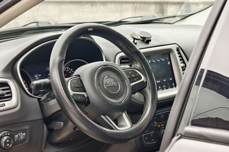 Used Jeep Compass 2019 200T Automatic Family Enjoyment Four-Wheel Drive - Connected Large Screen Version Steering Wheel