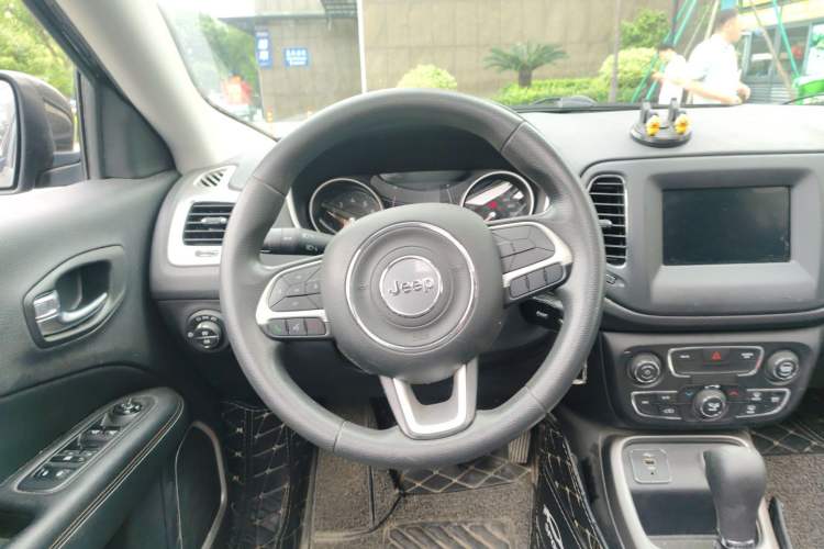 Used Jeep Compass 2019 200T Automatic Prestige Edition Steering Wheel