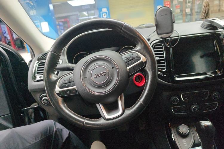 Used Jeep Compass 2019 220T Automatic Family Enjoyment Four-Wheel Drive Edition Steering Wheel