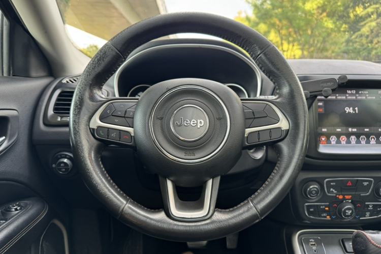 Used Jeep Compass 2019 200T Automatic Family Edition - Connected Large Screen Version Steering Wheel