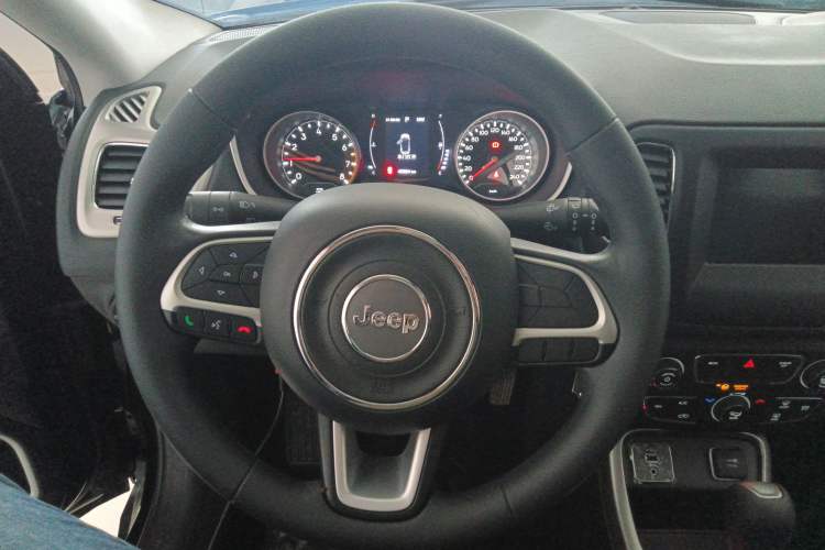 Used Jeep Compass 2019 200T Automatic Prestige Edition Steering Wheel