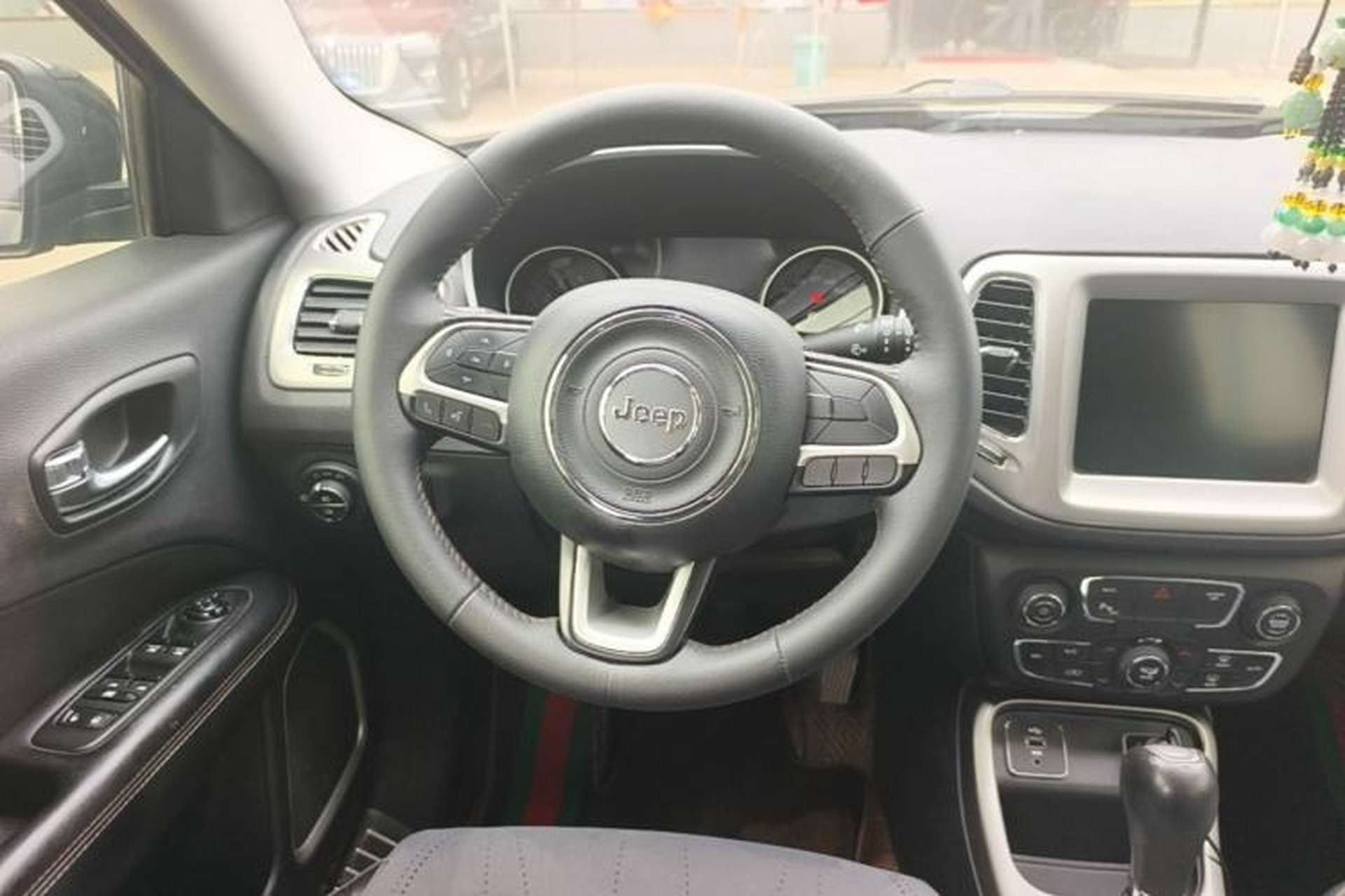 Used Jeep Compass 2019 200T Automatic Family Edition - Connected Large Screen Version Steering Wheel