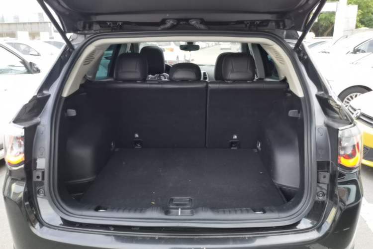 Used Jeep Compass 2019 200T Automatic Family Edition - Connected Large Screen Version Trunk