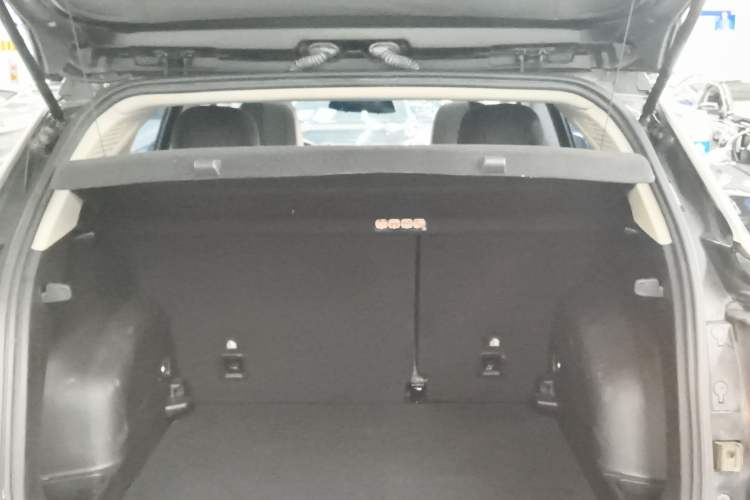 Used Jeep Compass 2019 220T Automatic Enjoyment Version Trunk