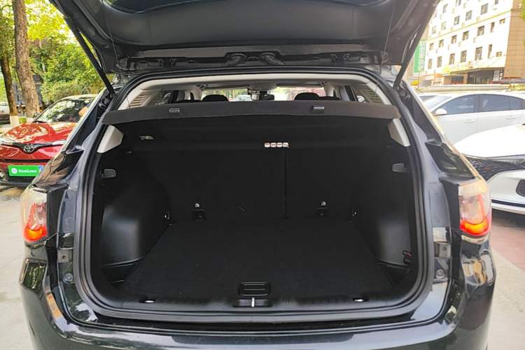 Used Jeep Compass 2019 220T Automatic Enjoyment Version Trunk