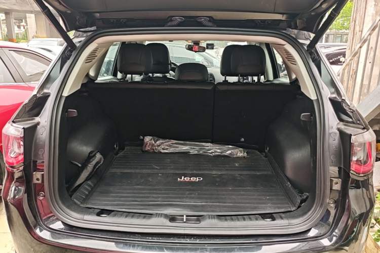 Used Jeep Compass 2019 220T Automatic Family Edition Trunk