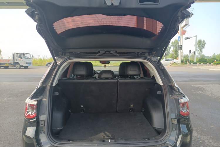 Used Jeep Compass 2019 220T Automatic Family Edition Trunk