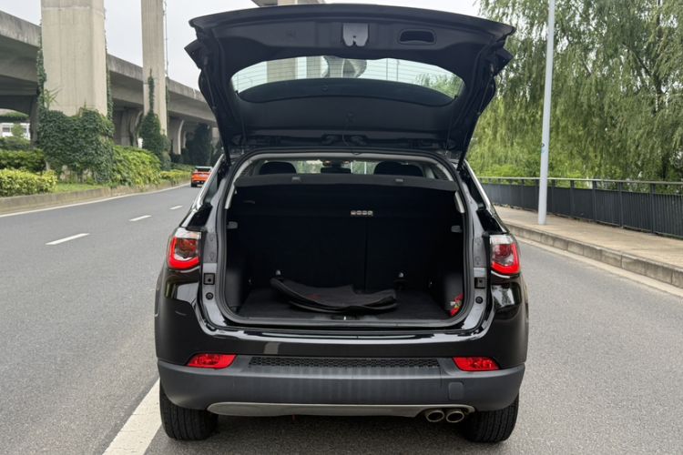 Used Jeep Compass 2019 220T Automatic Enjoyment Version Trunk