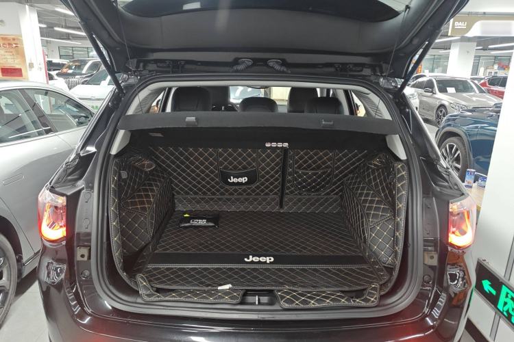 Used Jeep Compass 2019 220T Automatic Family Edition Trunk