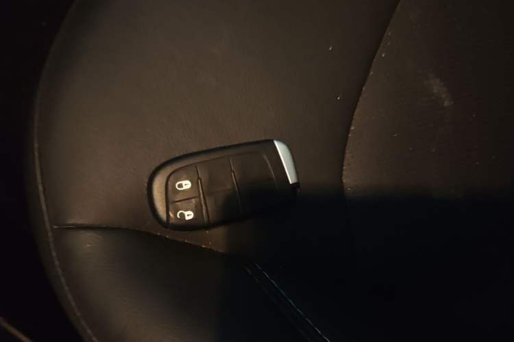 Used Jeep Compass 2019 200T Automatic Family Edition - Connected Large Screen Version Vehicle Key