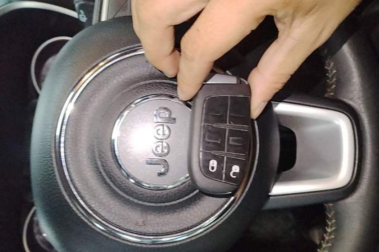 Used Jeep Compass 2019 200T Automatic Family Edition - Connected Large Screen Version Vehicle Key