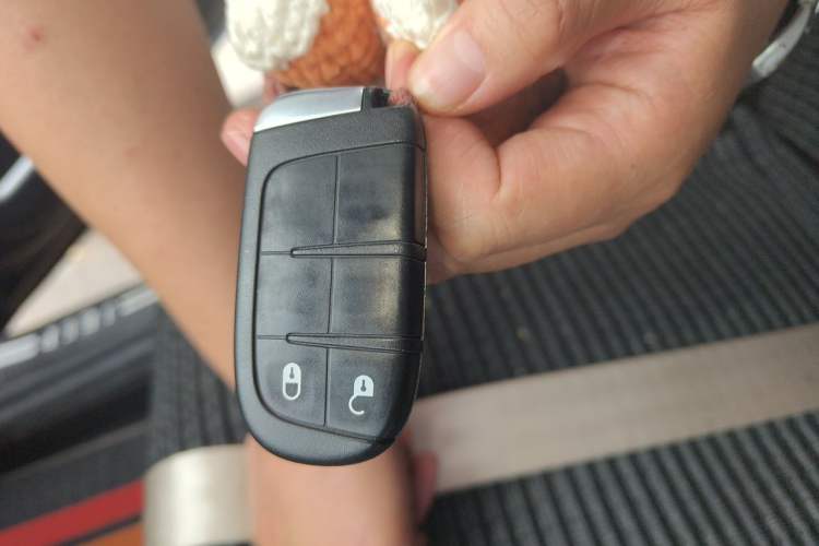 Used Jeep Compass 2019 200T Automatic Family Edition - Connected Large Screen Version Vehicle Key