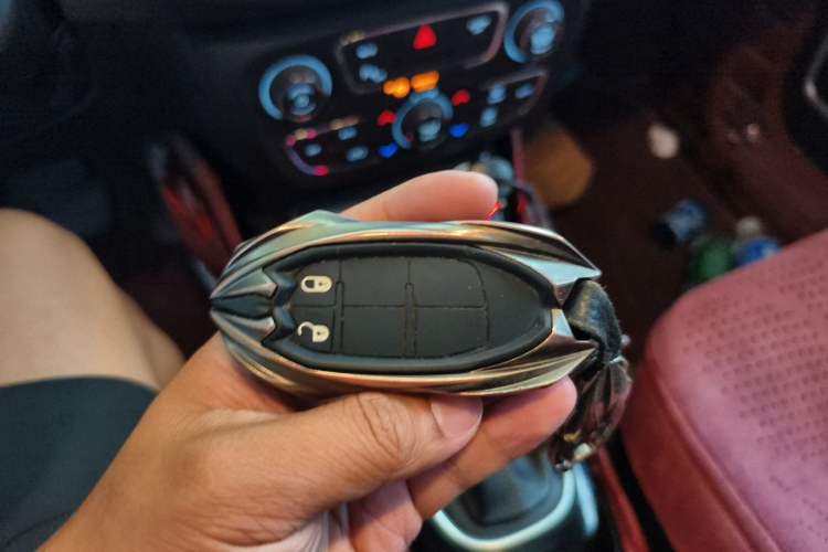 Used Jeep Compass 2019 220T Automatic Family Edition Vehicle Key