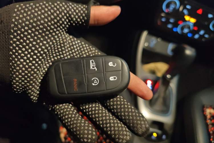 Used Jeep Compass 2019 200T Automatic Family Edition - Connected Large Screen Version Vehicle Key