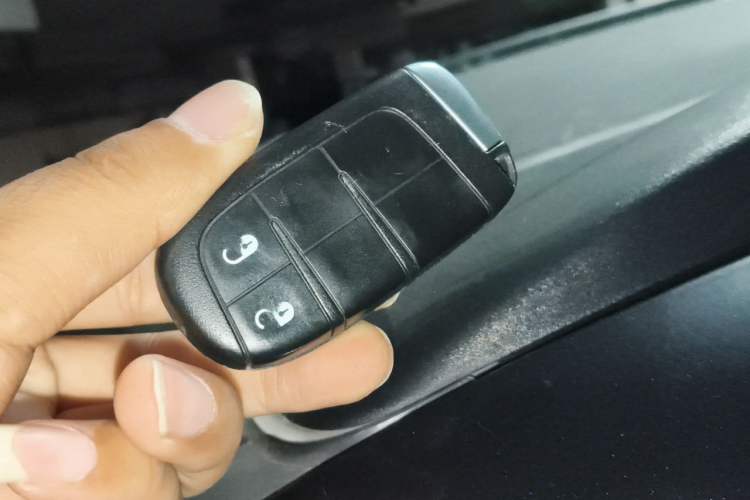 Used Jeep Compass 2019 200T Automatic Family Edition - Connected Large Screen Version Vehicle Key