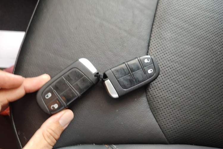 Used Jeep Compass 2019 200T Automatic Family Edition - Connected Large Screen Version Vehicle Key