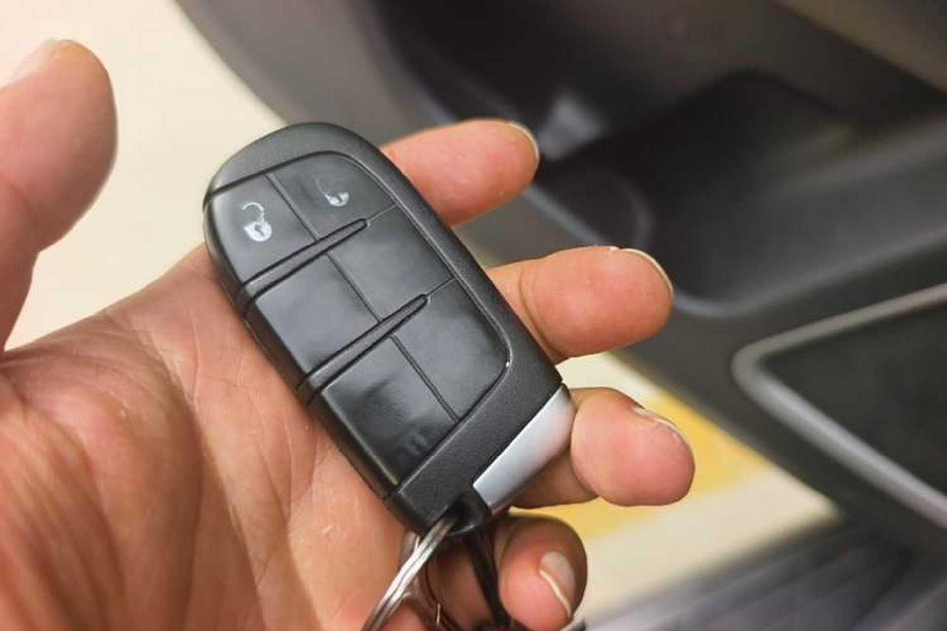 Used Jeep Compass 2019 200T Automatic Family Edition - Connected Large Screen Version Vehicle Key