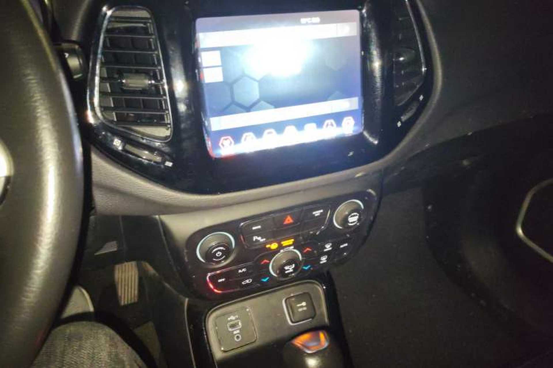 Used Jeep Compass 2019 220T Automatic Family Edition Audio And AC Panel