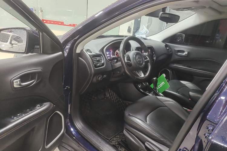 Used Jeep Compass 2019 220T Automatic Family Edition Driver Seat