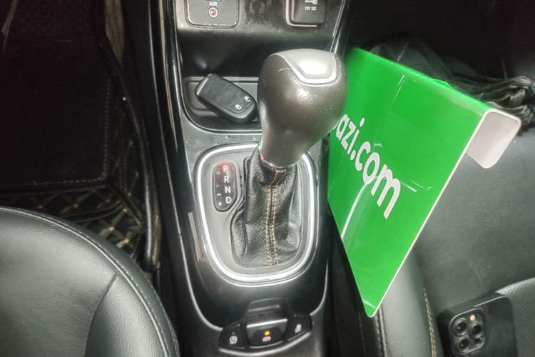 Used Jeep Compass 2019 220T Automatic Family Edition Gear Lever