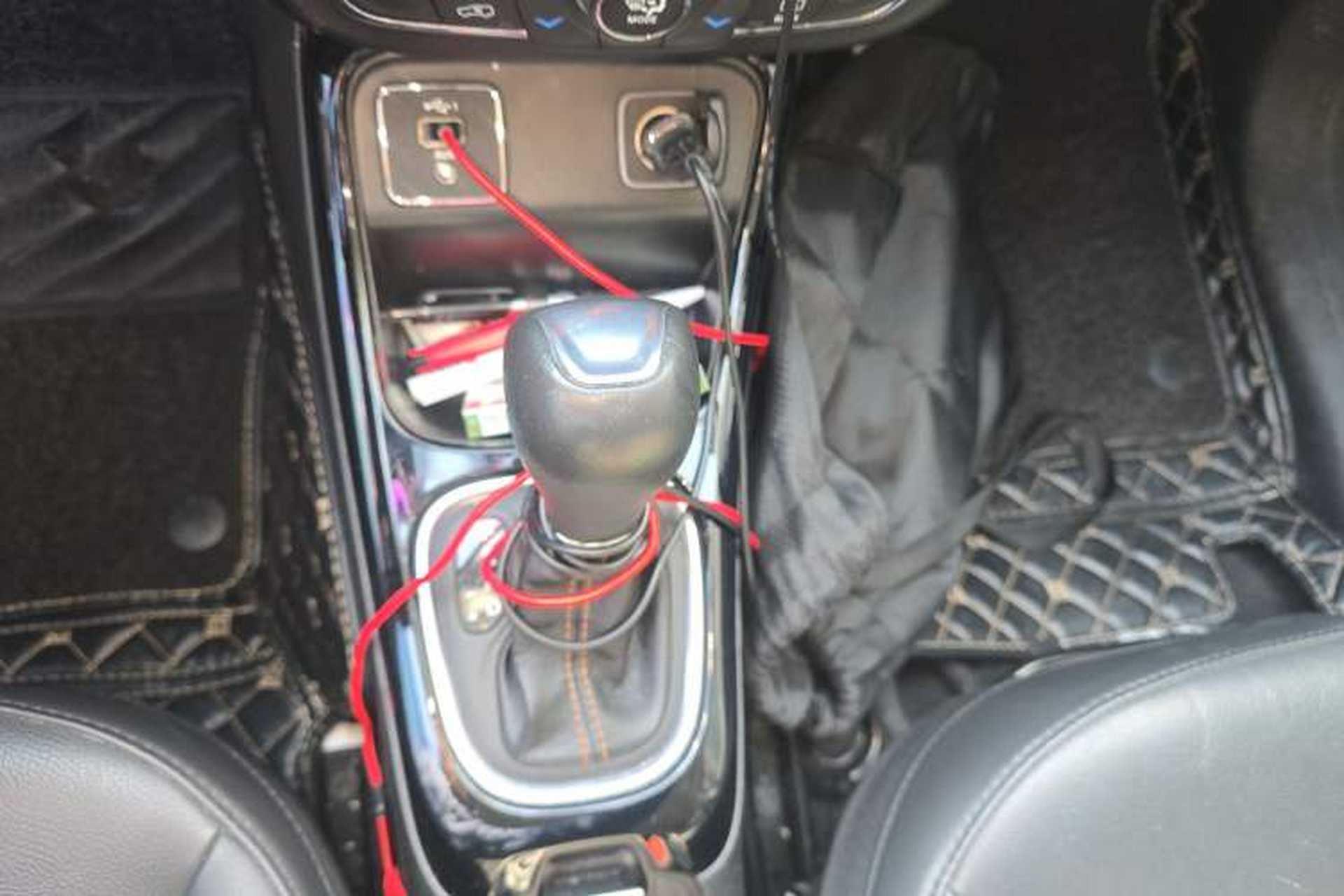 Used Jeep Compass 2019 220T Automatic Family Edition Gear Lever