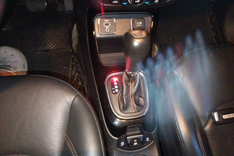 Used Jeep Compass 2019 220T Automatic Family Edition Gear Lever