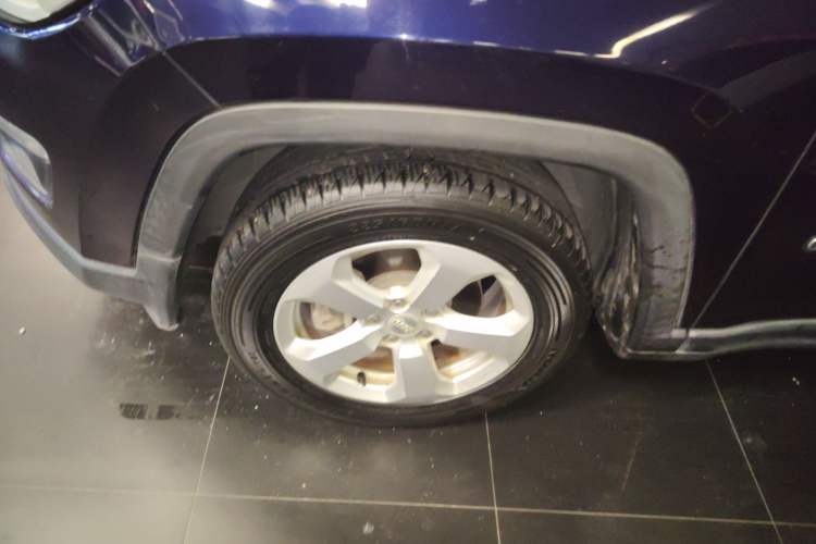 Used Jeep Compass 2019 220T Automatic Family Edition Left Front Wheel Hub