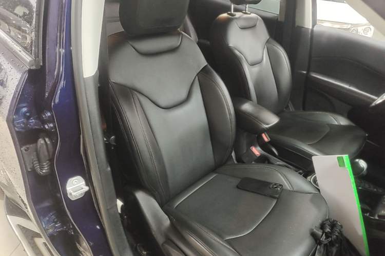 Used Jeep Compass 2019 220T Automatic Family Edition Right Front Seat