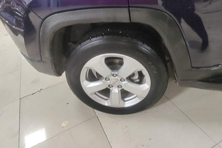 Used Jeep Compass 2019 220T Automatic Family Edition Right Rear Wheel Hub