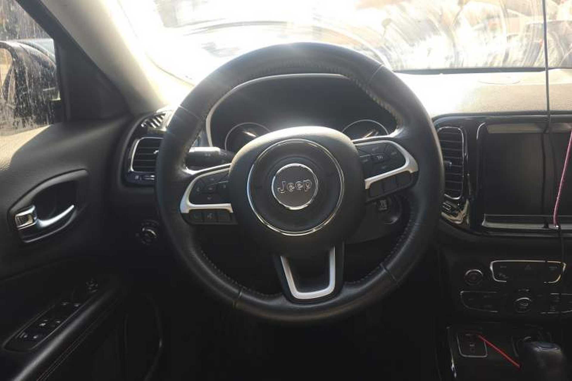 Used Jeep Compass 2019 220T Automatic Family Edition Steering Wheel