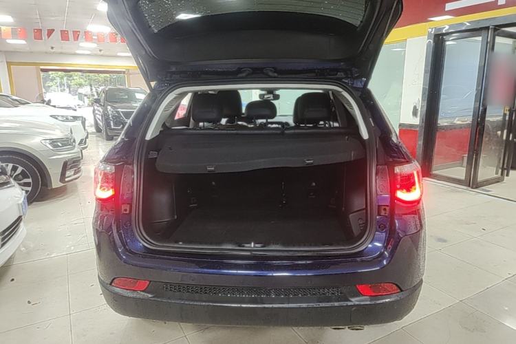 Used Jeep Compass 2019 220T Automatic Family Edition Trunk