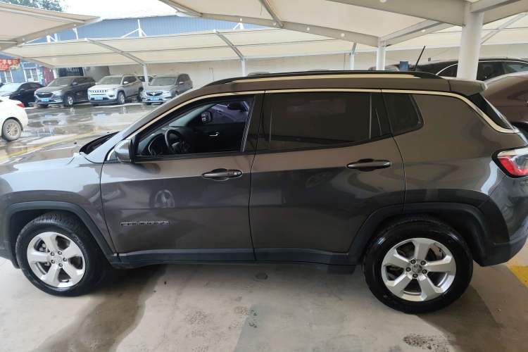 Used Jeep Compass 2019 220T Automatic Family Edition Exterior 3