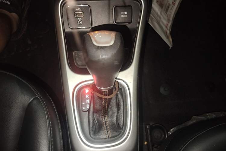 Used Jeep Compass 2019 200T Automatic Enjoyment - Connected Large Screen Version Gear Lever