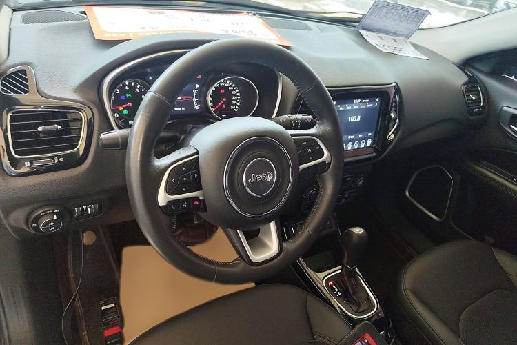 Used Jeep Compass 2019 220T Automatic Family Edition Interior 2