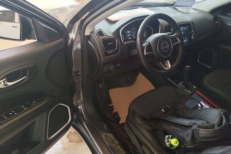 Used Jeep Compass 2019 220T Automatic Family Edition Interior 3