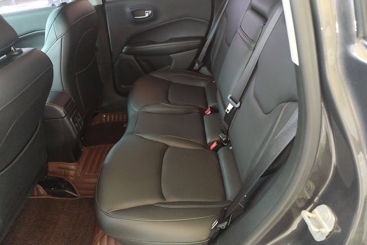 Used Jeep Compass 2019 220T Automatic Family Edition Interior 4