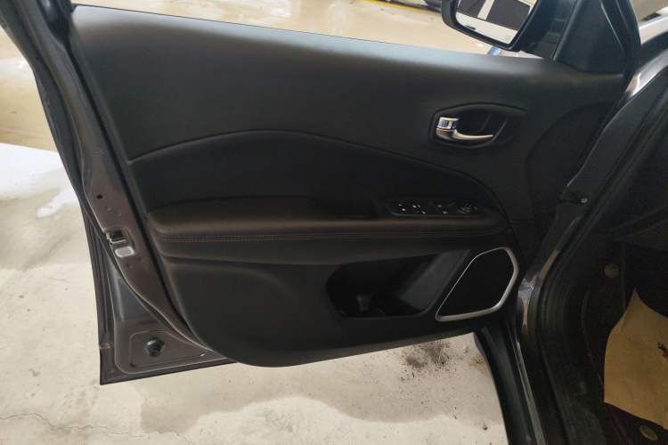 Used Jeep Compass 2019 220T Automatic Family Edition Interior 7