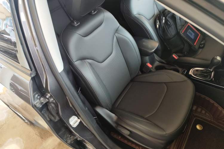 Used Jeep Compass 2019 220T Automatic Family Edition Right Front Seat