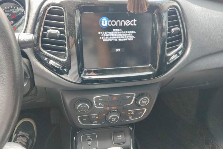 Used Jeep Compass 2019 220T Automatic Family Edition Audio And AC Panel