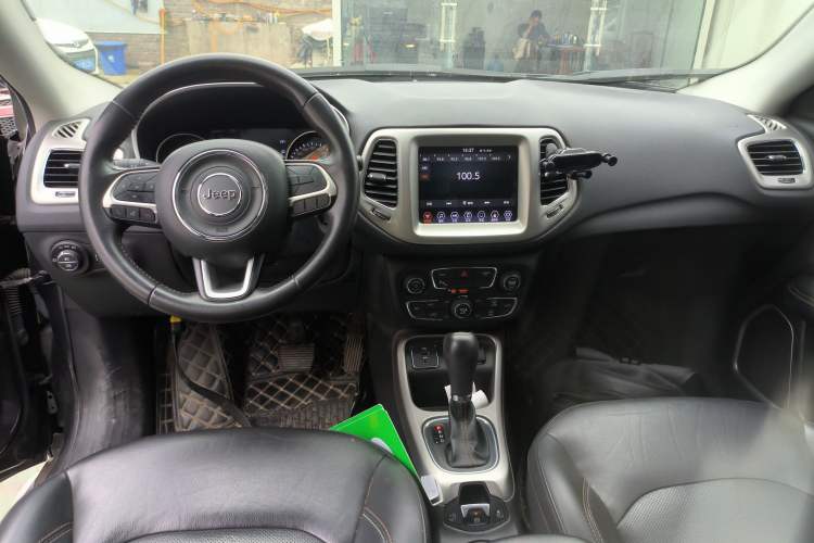 Used Jeep Compass 2019 200T Automatic Family Edition - Connected Large Screen Version Center Console